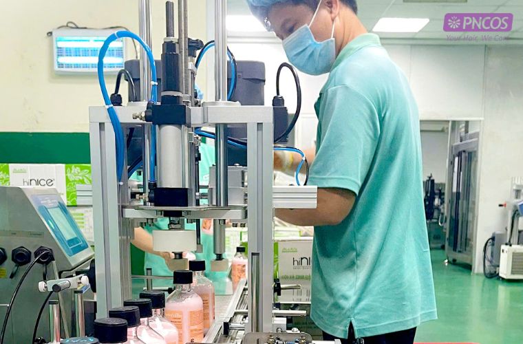 Dịch vụ nhận gia công dầu gội trọn gói: Giải pháp toàn diện cho thương hiệu mỹ phẩm bền vững